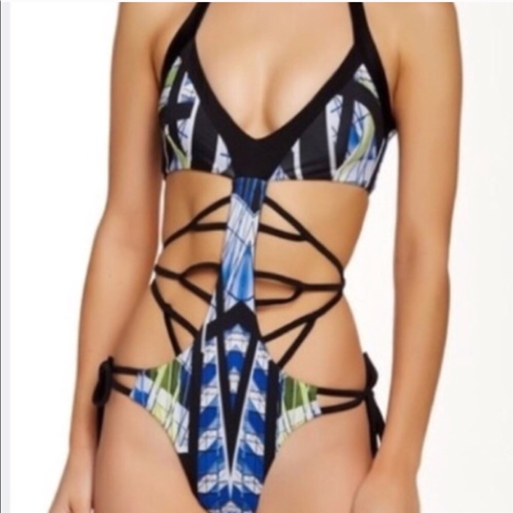 Beach bunny size m amazing monokini NWT